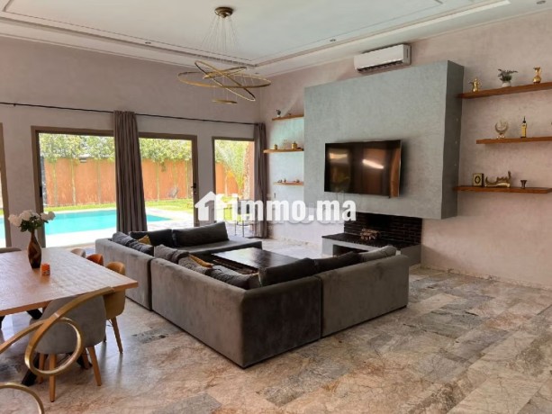 superbe-villa-a-vendre-sur-la-route-de-ouarzazate-big-4