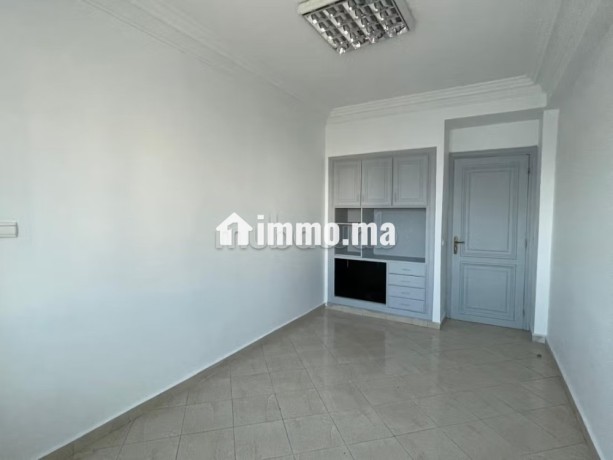 bureau-a-louer-146-m2-maarif-extension-big-4