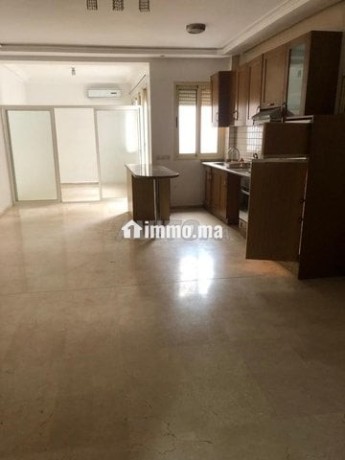 studio-loft-terrasse-parking-macdotram-mersultant-big-3