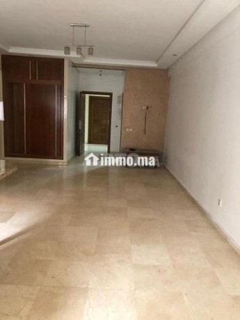 studio-loft-terrasse-parking-macdotram-mersultant-big-4