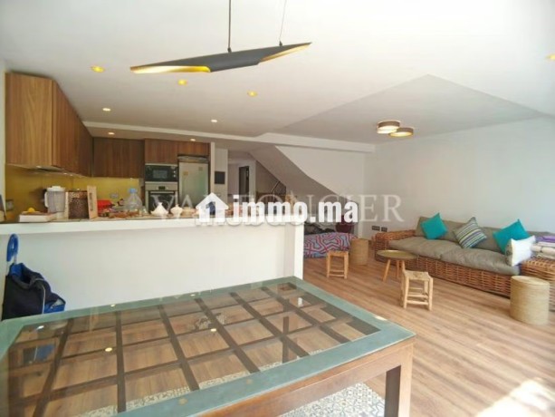 location-une-maison-triplex-moderne-au-cil-casablanca-big-3
