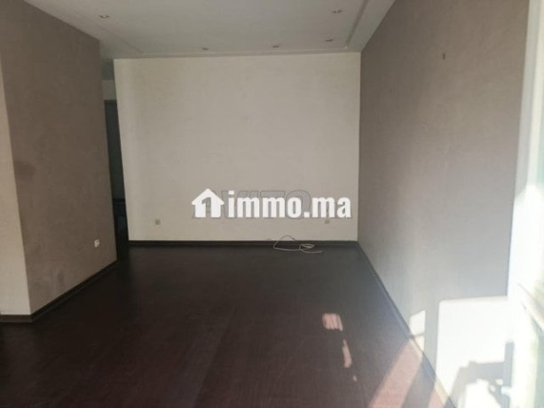 un-tres-bon-appartement-vide-a-loue-big-5