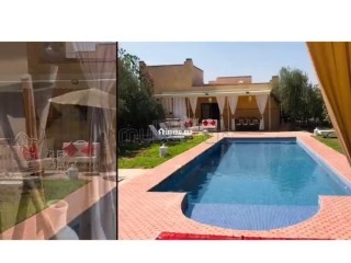 Maison de luxe à louer à Route de Fez.
Superficie 4000 m².
Places de stationnement et jardin - Maison à vendre