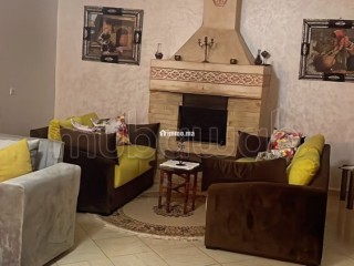 Maison de luxe à louer à Route de Fez.
Superficie 4000 m².
Places de stationnement et jardin - Maison à vendre