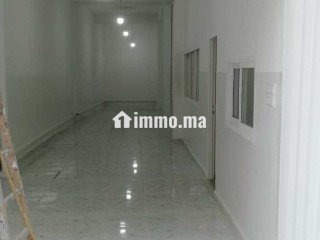 magasin-de-stockage-140-m2-a-beausejour