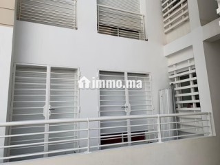 Location d'un appartement à Harhoura. 2 belles chambres. Porte blindée, antenne parabolique - Appartement à vendre