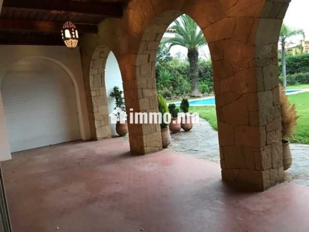 villa-avec-piscine-a-louer-au-quartier-souissi-big-1