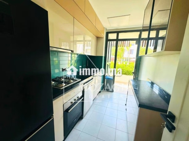 magnifique-appartement-meuble-3-ch-sur-residence-big-5