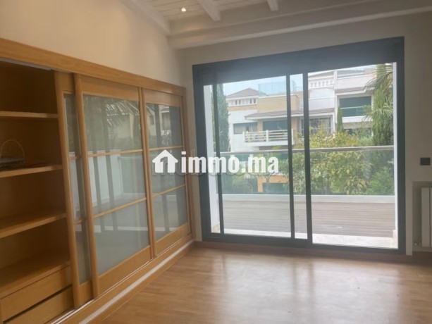 villa-a-bouskoura-de-350-m2-pour-location-vide-big-7