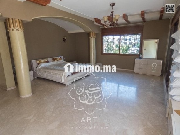 villa-1400m2-piscine-et-grand-jardin-a-californie-big-9