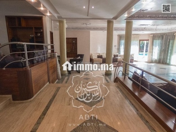 villa-1400m2-piscine-et-grand-jardin-a-californie-big-2
