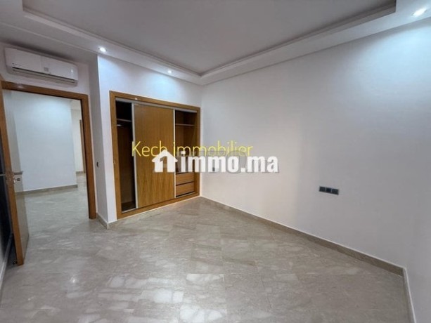joli-appartement-2-chambres-vide-location-big-1