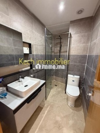 joli-appartement-2-chambres-vide-location-big-2