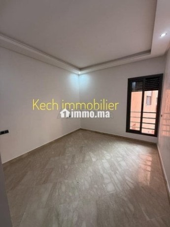 joli-appartement-2-chambres-vide-location-big-3
