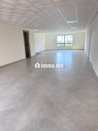 bureau-de-69-m2-au-quartier-du-parc-big-0
