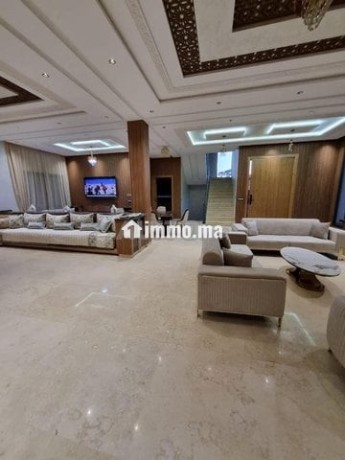 belle-et-luxueuse-villa-a-agdal-pour-vente-big-1