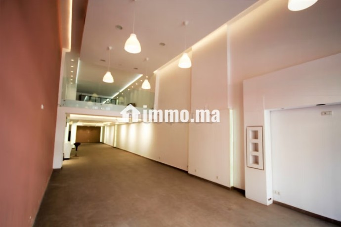 loue-magasin-equipe-390-m2-premium-maarif-ext-big-0