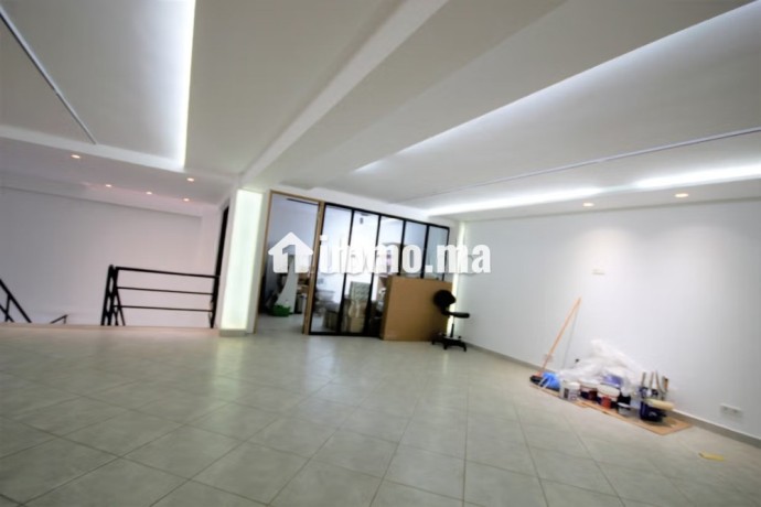 loue-magasin-equipe-390-m2-premium-maarif-ext-big-10