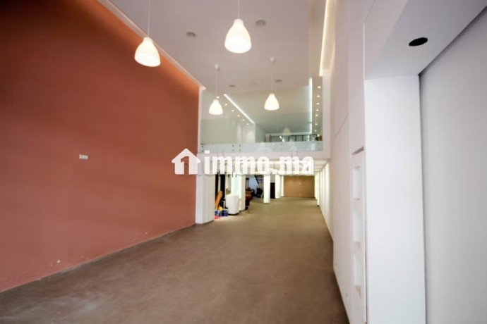 loue-magasin-equipe-390-m2-premium-maarif-ext-big-1