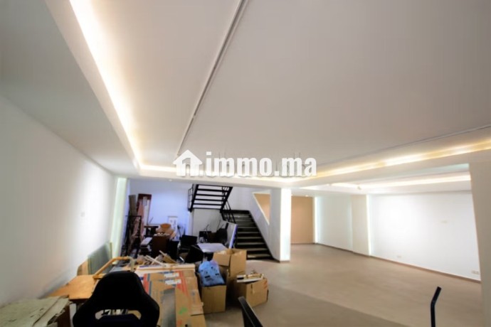 loue-magasin-equipe-390-m2-premium-maarif-ext-big-2