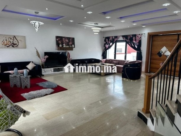 vente-dune-villa-bandee-moderne-de-220m2-saknia-big-1