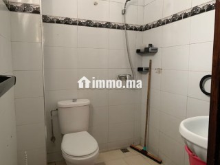 Location d'un appartement à Hay Salam. 2 belles chambres. Antenne parabolique et sécurité - Appartement à vendre - Agadir