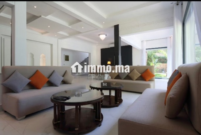 magnifique-villa-piscine-privee-residence-big-3