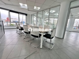 bureaux-semi-meuble-a-louer-a-moulay-youssef-surface-de-256-m2-ascenseur-et-places-de-parking