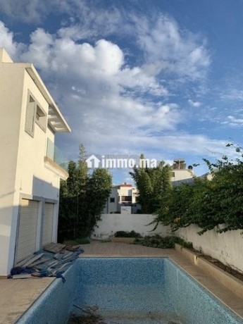 maison-et-villa-700m2-en-vente-a-casablanca-big-0