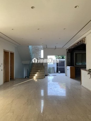 maison-et-villa-700m2-en-vente-a-casablanca-big-3