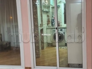 Location d'un appartement à Sidi Rahal Chatai. 4 grandes pièces. Porte blindée, salon marocain traditionnel - Appartement à vendre