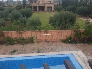 villa-semi-fini-a-ghmat-vue-atlas-piscine