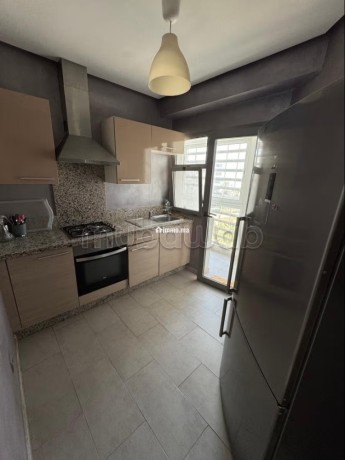bel-appartement-en-location-a-almaz-4-pieces-bien-meuble-big-6