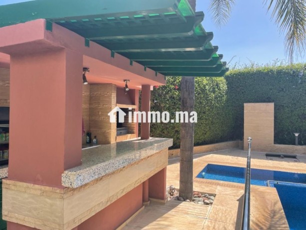 magnifique-villa-a-vendre-de-900m2-avec-piscine-big-3