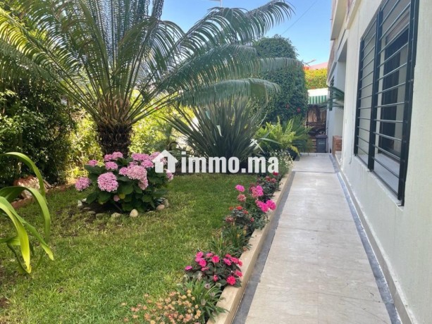 magnifique-villa-a-vendre-de-900m2-avec-piscine-big-4