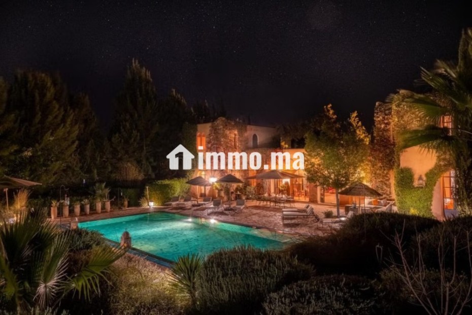 Magnifique villa à louer pour vos vacances en Centre ville.
Surface de 200 m².
Nombres minimum de nuits 2 - Vente Immobilier - Essaouira - photo 1