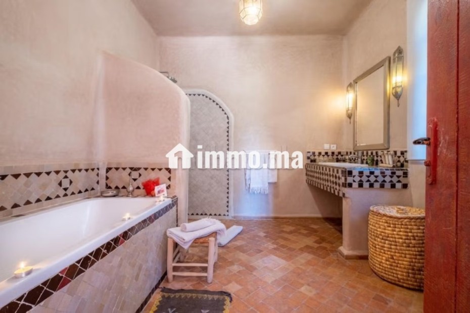 Magnifique villa à louer pour vos vacances en Centre ville.
Surface de 200 m².
Nombres minimum de nuits 2 - Vente Immobilier - Essaouira - photo 8