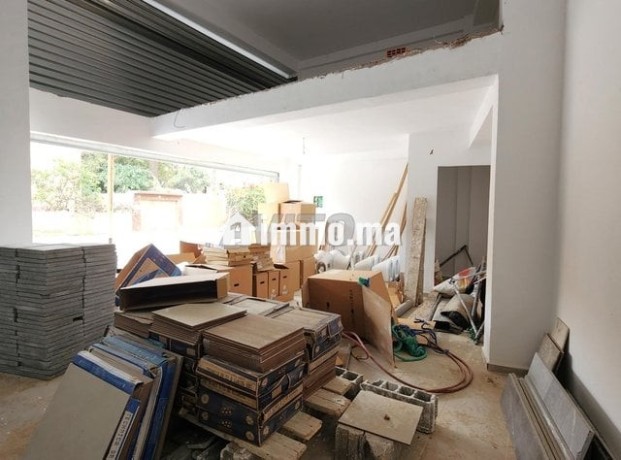 local-commercial-angle-3-rideaux-71-m2-riviera-big-1
