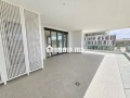 luxeux-appartement-avec-trois-facades-et-terrasse-small-1