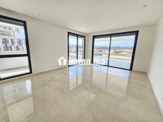 luxeux-appartement-avec-trois-facades-et-terrasse