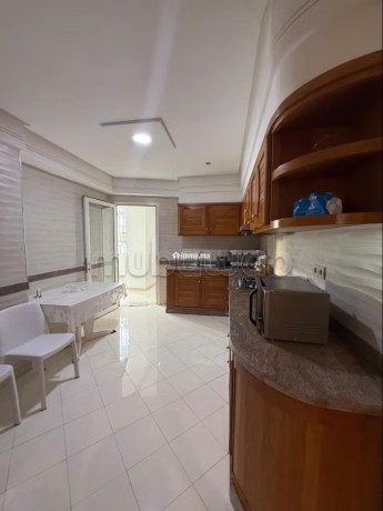 bel-appartement-en-location-a-place-mozart-big-19