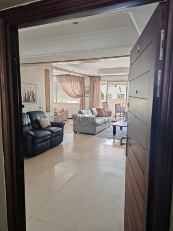 appartement-3-chambres-180m2-a-5mn-du-lycee-descartes-big-0