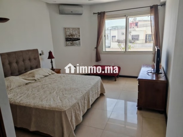 appartement-3-chambres-180m2-a-5mn-du-lycee-descartes-big-12