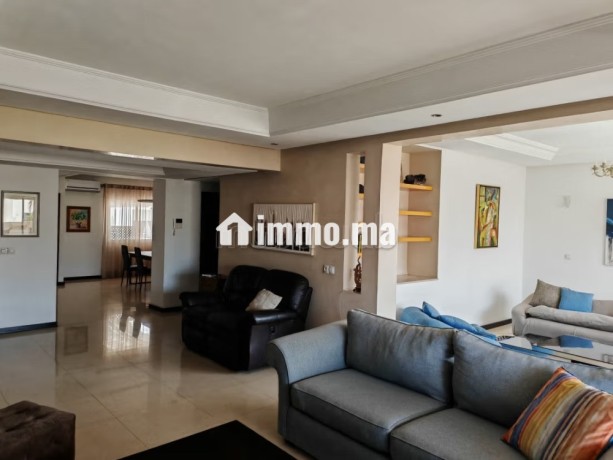 appartement-3-chambres-180m2-a-5mn-du-lycee-descartes-big-6
