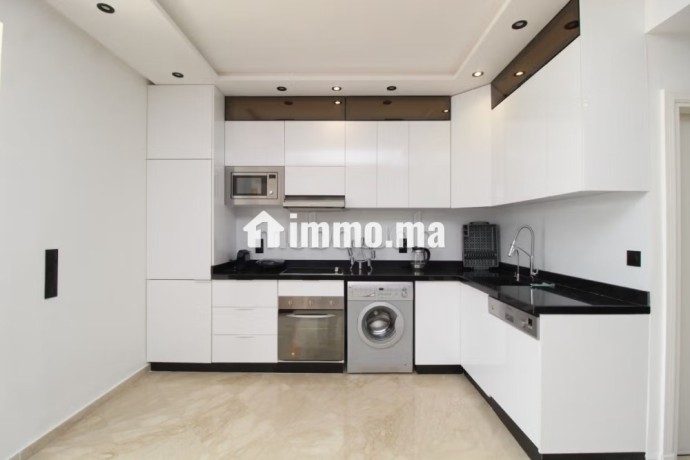 appartement-avec-grande-terrasse-en-plein-centre-big-9