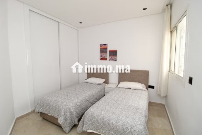 appartement-avec-grande-terrasse-en-plein-centre-big-3