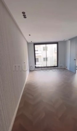 studio-vide-bien-situe-a-2-mars-big-3