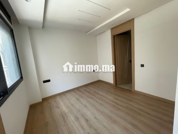 vente-dun-bel-appartement-a-riyad-2-grandes-pieces-ascenseur-et-garage-big-2