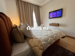 Location saisonnière à Guéliz. Superficie 80 m². Piscine et air conditionné - Appartement à vendre