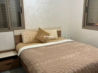 Location saisonnière à Guéliz. Superficie 80 m². Piscine et air conditionné - Appartement à vendre